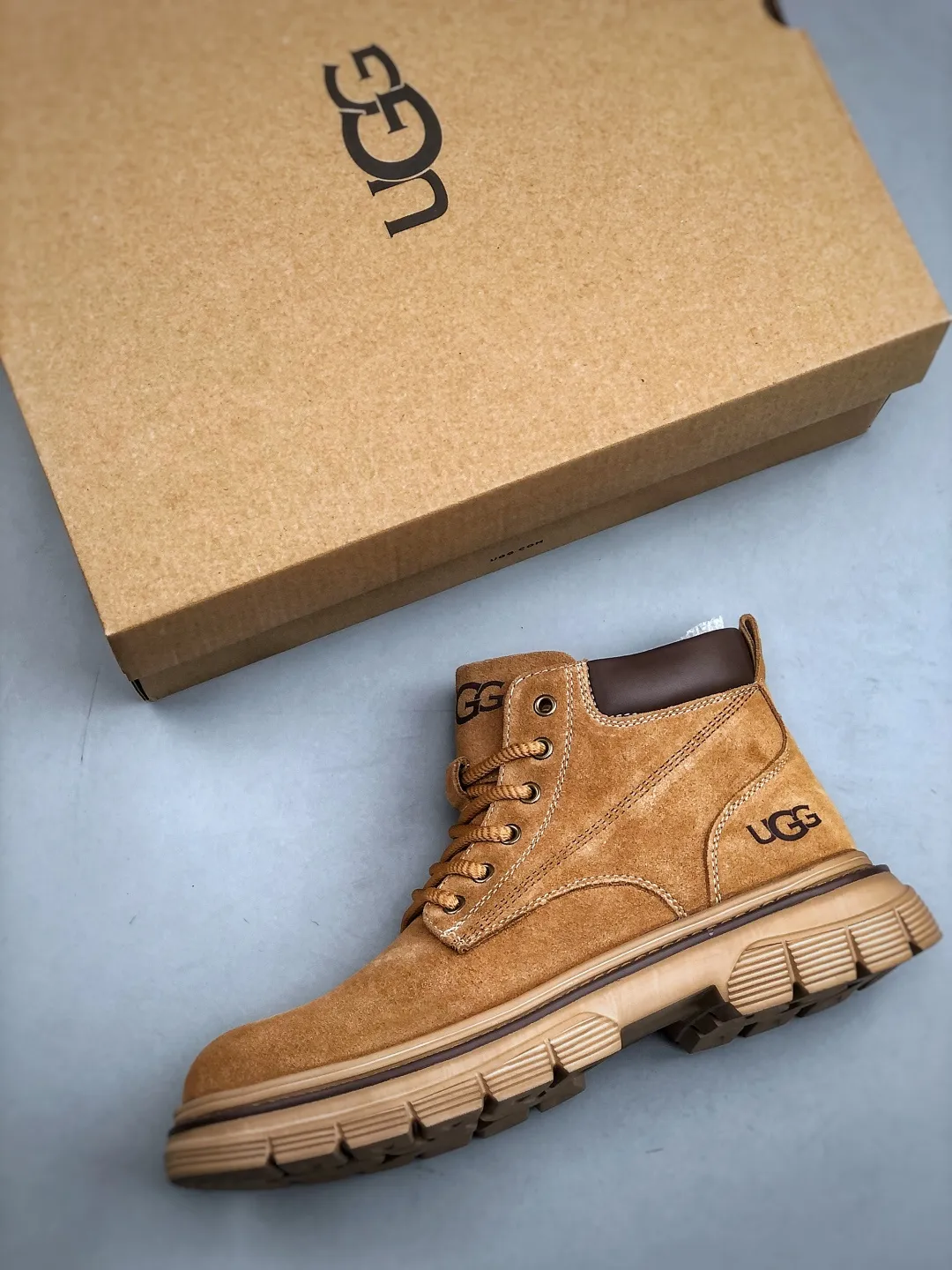 Local self-pickup💰560 supports store placement New goods🚀#UGG New products for autumn and winter (plush integrated lining🔥warm and heat-locking) must-haves for autumn and winter Outdoor mid-top casual Martin boots snow boots series Guangdong factory quality Autumn and winter new styles Fashion trend matching Fabrics are imported from Italy frosted cowhide All shoes are made of genuine cowhide materials from outsole to hardware are made from OEM raw materials Good products do not kill pigs The quality of the first order is strictly controlled A full set of official website unified packaging. This year’s winter cold-proof outdoor products are a must-have for daily casual matching for sportsmen‼ American affordable luxury brand [UGG] Tasman Weather Hybrid Tasman hybrid series mid-top lightweight casual Martin boots "Size: 38-44 (one size larger than sports shoes)